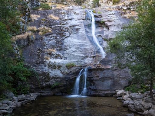 La ruta familiar en la Sierra de Guadarrama que descubre una cascada de 20 metros de altura y está a una hora y media de Madrid