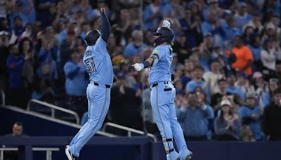 Turner's twin blasts power Blue Jays past Royals 6-5; Toronto wins two straight