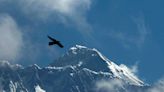 Mueren cinco mexicanos y un piloto nepalí en accidente aéreo cerca del Everest