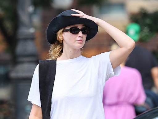 Jennifer Lawrence Wore the Controversial Shoe Trend That Fashion People Can't Quit