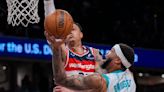 Wizards ponen fin a seguidilla de 16 derrotas, al vencer a Hornets, 112-100