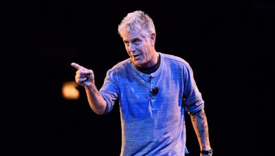 What Anthony Bourdain Really Thought About Chicago-Style Hot Dogs
