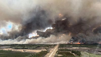 Smoke from over 100 raging Canadian wildfires reaches the United States