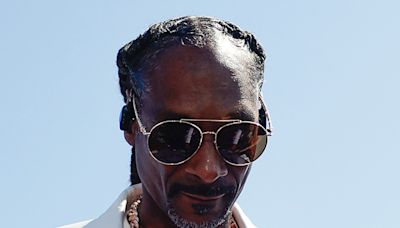 Snoop Dogg Drops It Like It's Hot at Olympics Closing Ceremony - E! Online