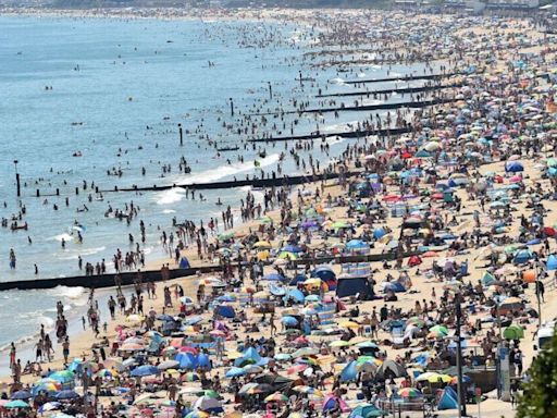 UK hot weather maps turn bright red with three-day heatwave and 28C scorcher