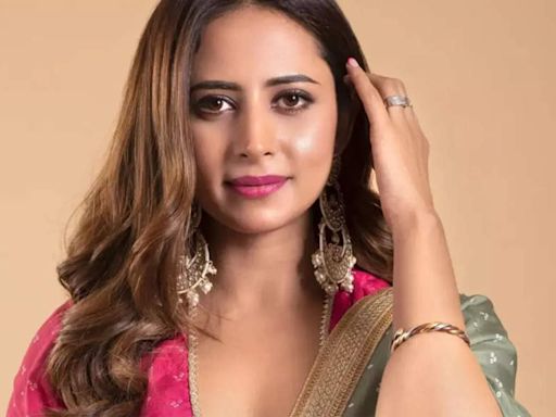 Sargun Mehta explains why she made 'Badall pe Paon Hai': 'Wanted to learn stock market trading' - Times of India
