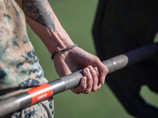 Marine breaks world record in deadlift competition