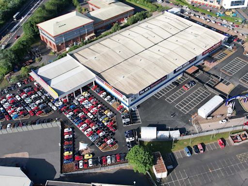 Used car supermarket that sells thousands of motors to CLOSE to ‘grow sales’