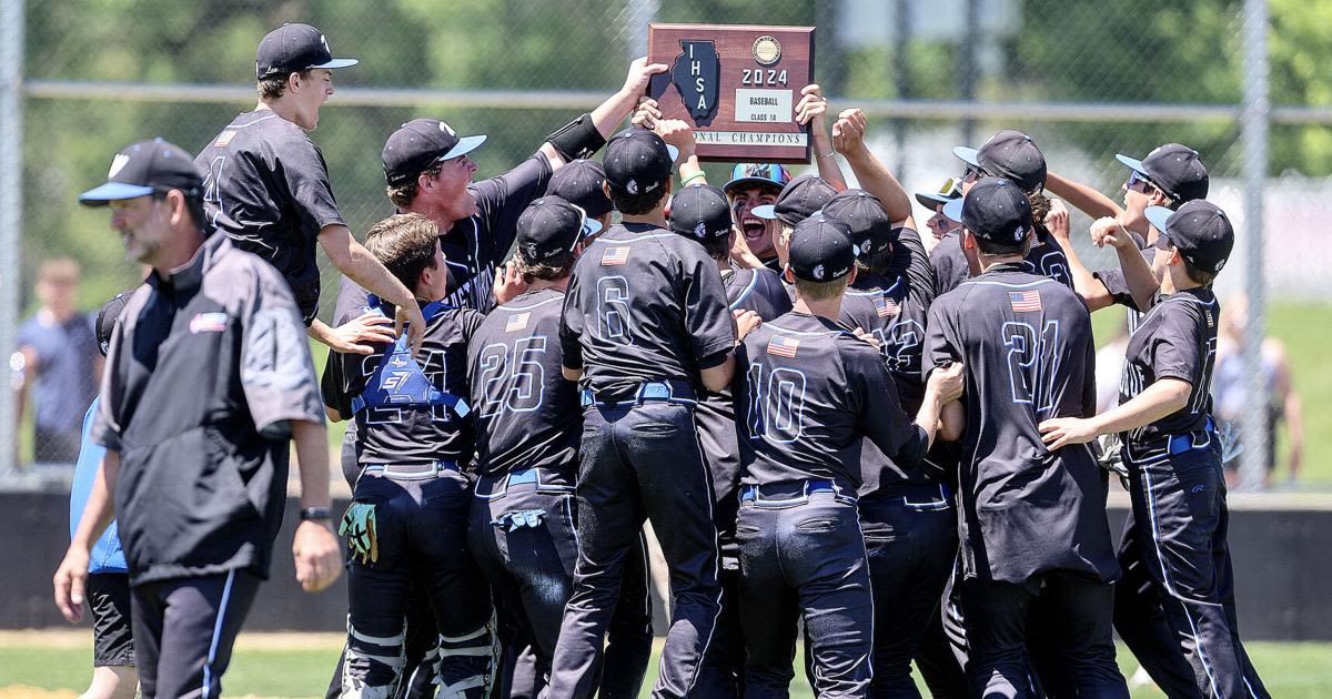 Prep baseball: Reyes leads East Dubuque to first sectional championship in program history