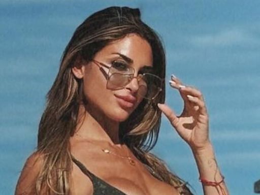 La esposa de Lautaro Martínez estrenó la microbikini negra que es furor en Miami