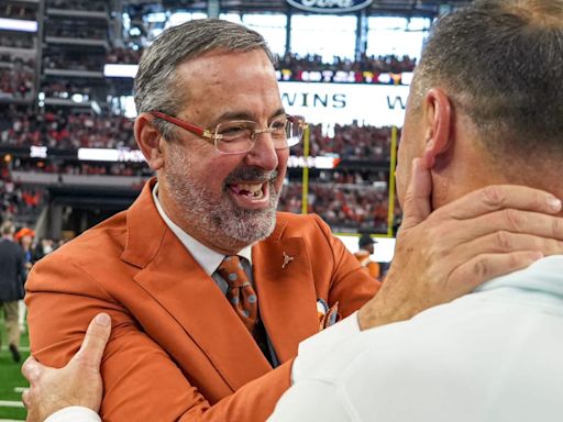 Chris del Conte Named Athletic Director of the Year at Sports Business Awards