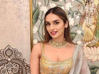 Manushi Chhillar's 'Best Morning' Begins With Seeking Blessings At Siddhivinayak Temple | Photo