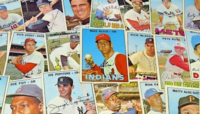 7 Hank Aaron Baseball Cards: Auction Block Home Runs