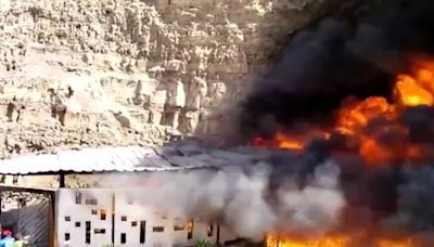 Incendio interrumpe Festividad de la Virgen de Chapi en Arequipa debido a las velas dejadas por peregrinos