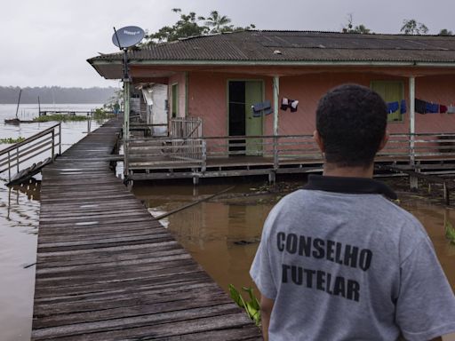 Governo Lula entrega lanchas a 5 cidades e retarda remessas a outros 12 municípios do Marajó