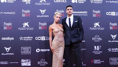 Ter Stegen, Bartra y Rozalén: todos los famosos de la gala 'People in Red'