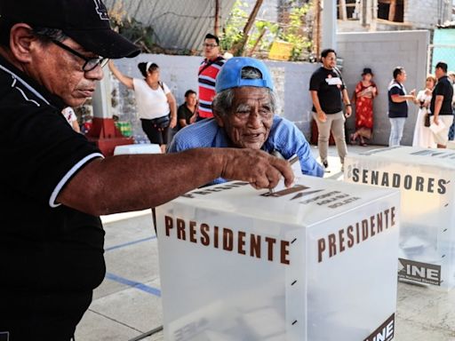 Mayor-elect of town near Acapulco taken off bus, assassinated