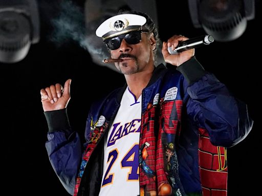 After Barstool Sports sponsorship fizzles, Snoop Dogg brand is attached to Arizona Bowl, fo shizzle