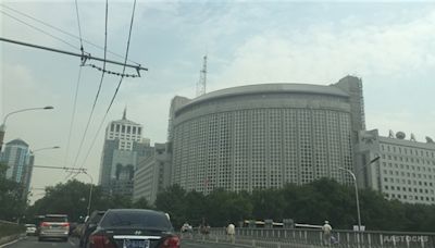 外交部對12家美國軍工企業及10名高管採取反制措施