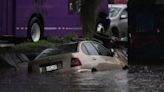 ¿Qué pasa si se inunda mi carro con la lluvia?