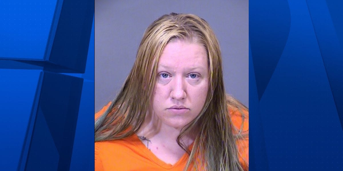 Mother accused of leaving 4-year-old girl in hot car while she shopped