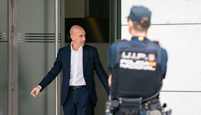 El expresidente del fútbol español tendrá un juicio penal por el caso del beso no consentido a una jugadora