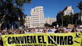 Baleares sale a la calle para protestar contra la masificación turística