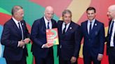 La candidatura del Mundial 2030 se presenta a Gianni Infantino en París