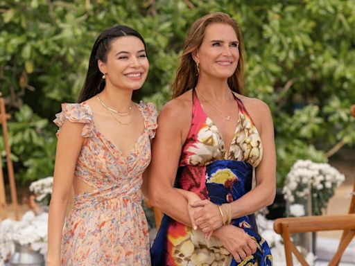 'Mother of the Bride' reminded Brooke Shields, Miranda Cosgrove of 'Blue Lagoon,' 'iCarly'