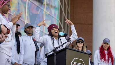 Former Gamecock Destanni Henderson back in the WNBA after being waived