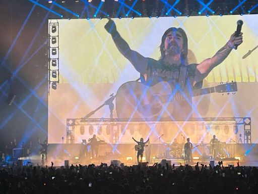 Así fue el concierto de Juanes en el Movistar Arena de Bogotá: cantó con Andrés Cepeda y Fonseca