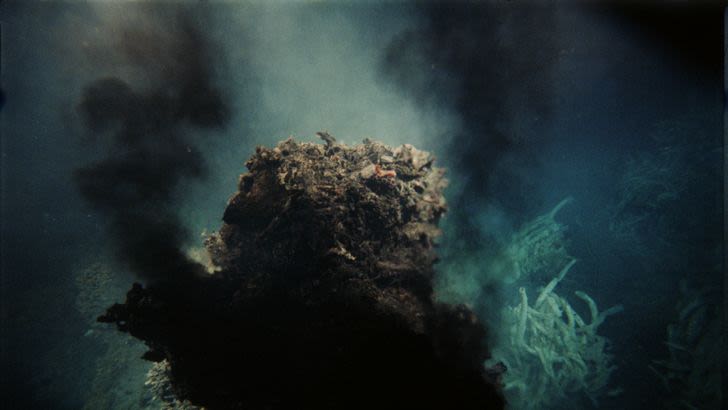 5 Hydrothermal Vents Have Appeared in the Dark Heart of the Ocean