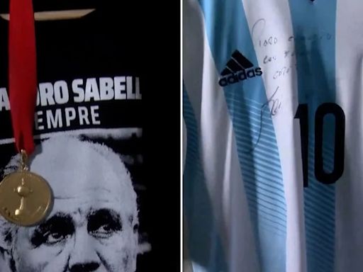 Las reliquias de un subcampeón del mundo con la selección argentina: de la camiseta dedicada por “Dios” al emotivo recuerdo de Alejandro Sabella