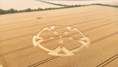 Mystery crop circle appears in Dorset