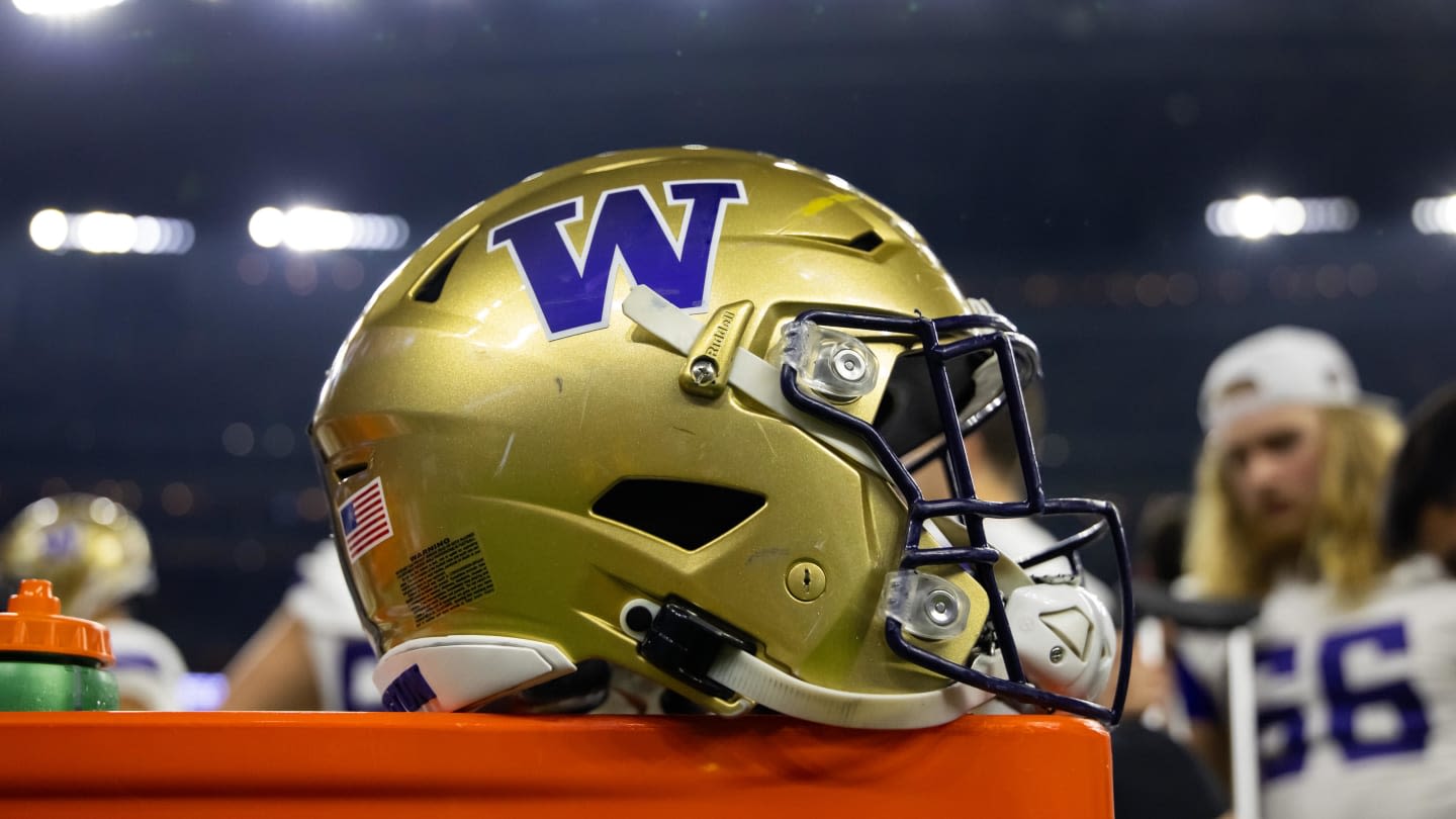 College Football Recruiting - Washington beats out Notre Dame, UCLA for talented California athlete