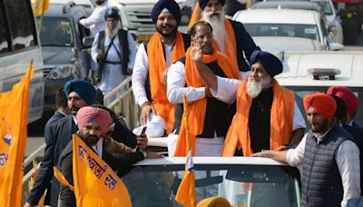 Sukhbir Badal appears before Akal Takht, hands over written explanation ‘surrendering’ to its decision