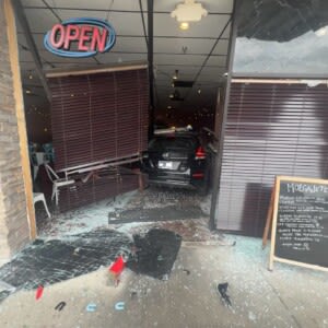 Car runs into Mexican restaurant on Lee Highway - WDEF