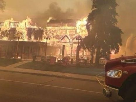 Wildfire that roared into Jasper was a wall of fast-moving flame, says fire official | CBC News