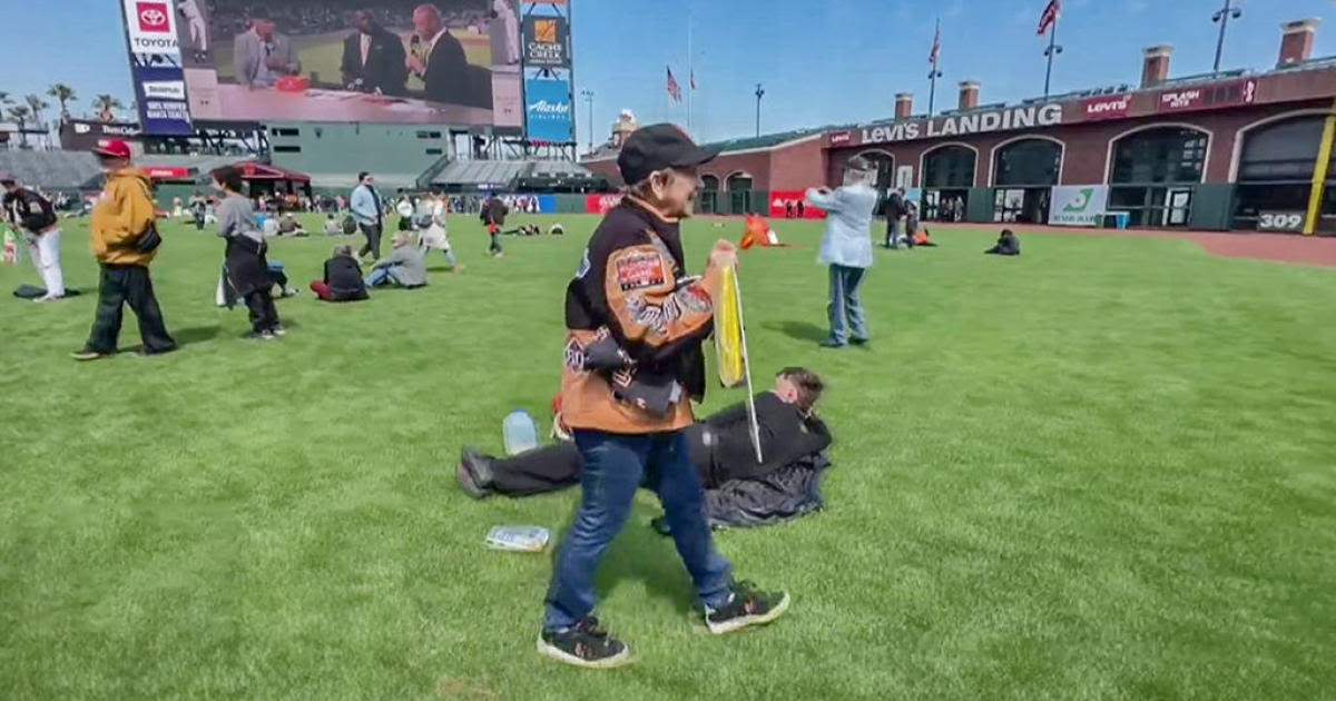 Oracle Park watch party draws young and old fans to honor Willie Mays' legacy