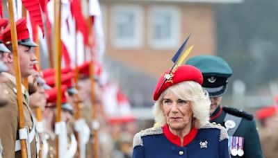 Königin Camilla besucht Militärregiment Besonderer Auftritt für die Königin