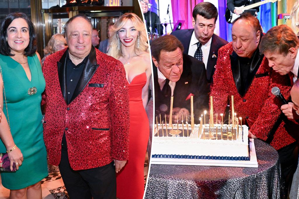 Chuck Schumer, Anthony Weiner, Bill de Blasio attend John Catsimatidis 76th birthday and WABC radio gala