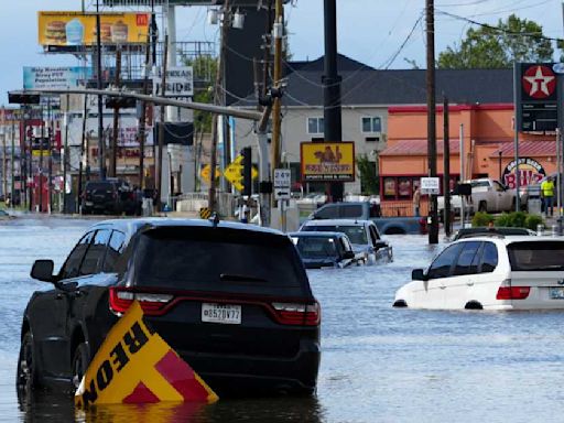 Aumenta a 8 cifra de muertos por 'Beryl' en EU; reportan inundaciones y daños