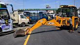 People block Kappalur toll plaza demanding NHAI to withdraw fee collection for locals