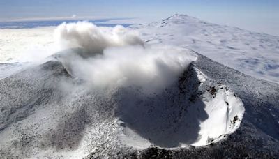 Mount Erebus: Vulkan spuckt jeden Tag Gold im Wert von Tausenden Dollar aus