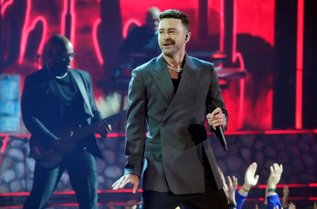 Review: Justin Timberlake is a terrific performer with a mediocre songbook