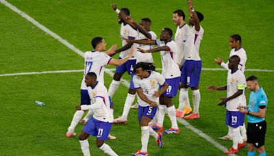 ⏪ France beat Portugal on penalties after Spain knockout Germany