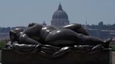 Roma recuerda al fallecido artista colombiano Botero con una exposición de esculturas al aire libre