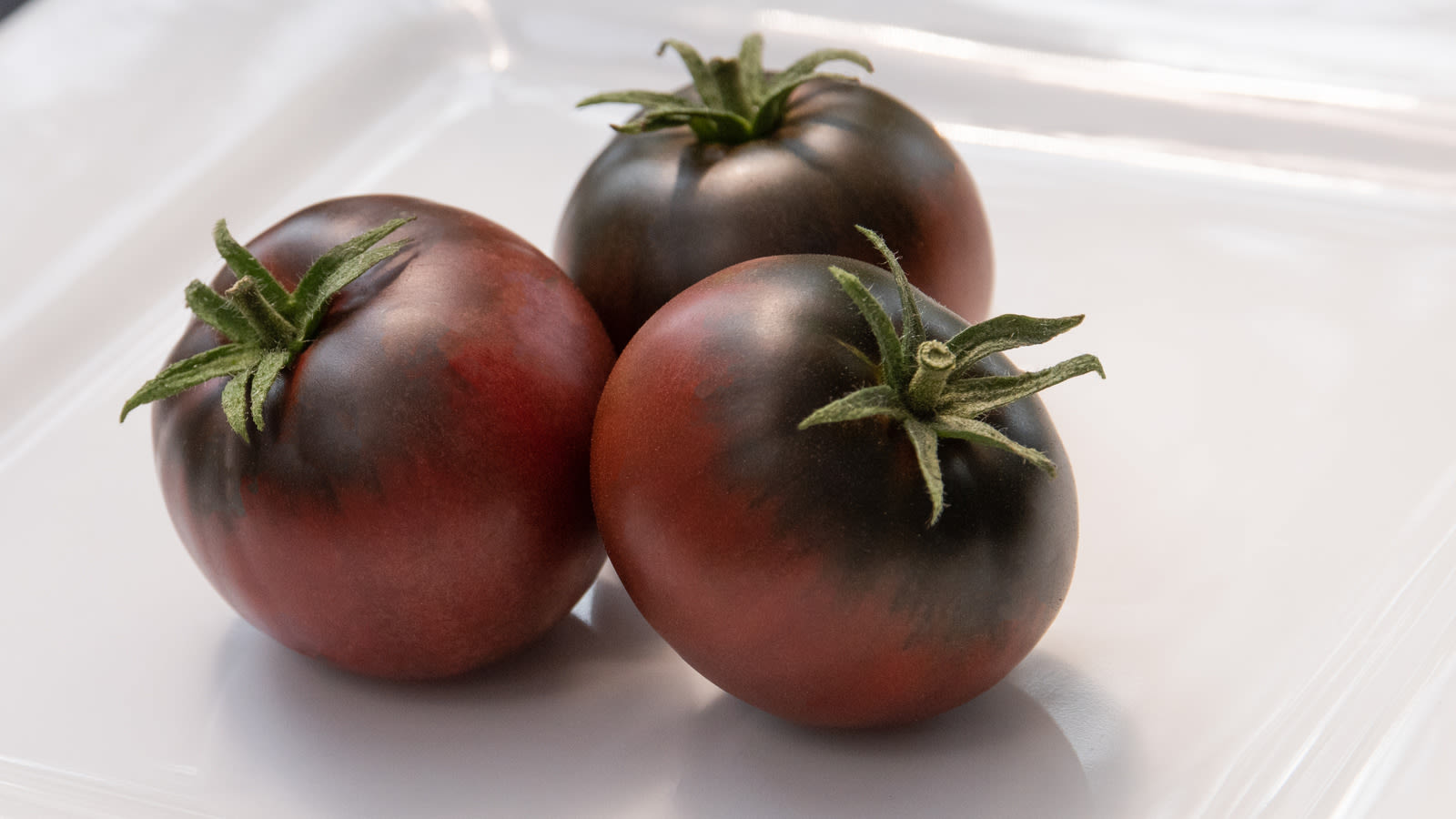 The Scientific Reason Cherokee Purple Tomatoes Look So Funky