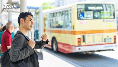 京都公車走道被「大行李塞爆」 日本教授凍未條喊：該管制了│TVBS新聞網