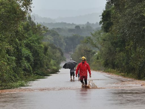 Suben a 29 los muertos por las lluvias en el sur de Brasil y a 60 los desaparecidos